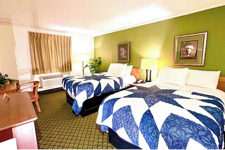 2 Queen Beds (3 of 6)