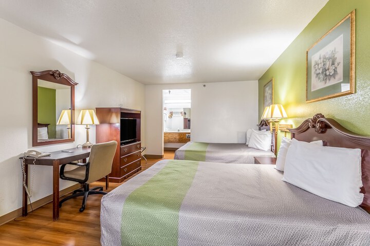 Room 8 of 35