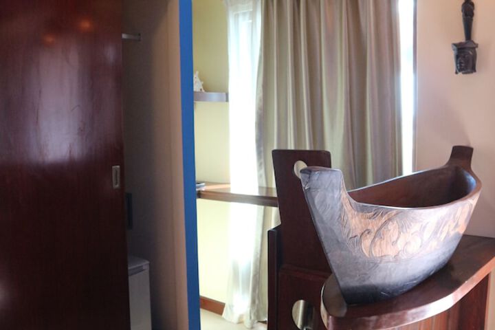 Room 10 of 92