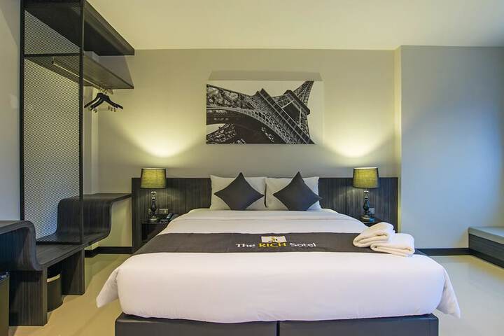 Room 13 of 40