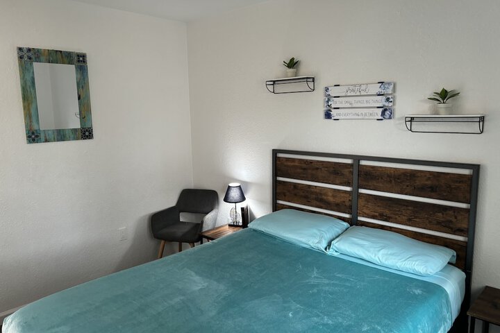 1 Queen Bed (6 of 103)