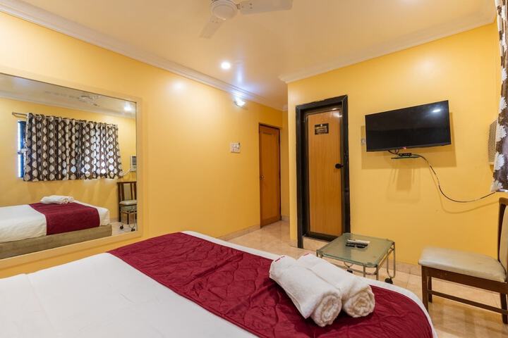 Room 2 of 34
