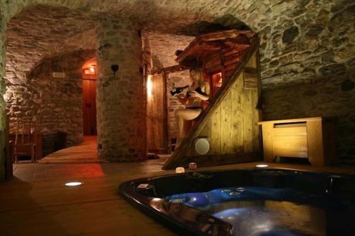 Hot Tub 27 of 58
