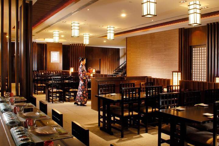 Dining Photos