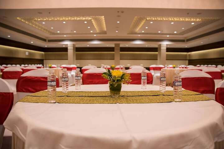 Ballroom/Hall 32 of 39