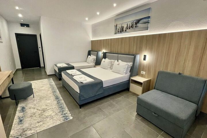 Room 11 of 38