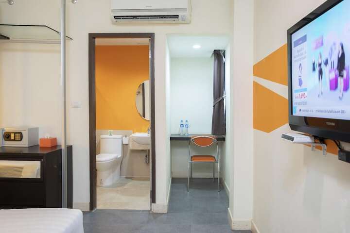 Room 14 of 50