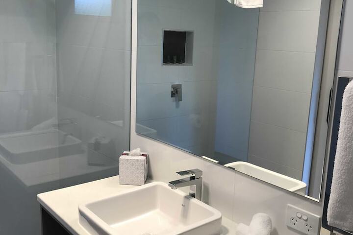 Room 21 of 37