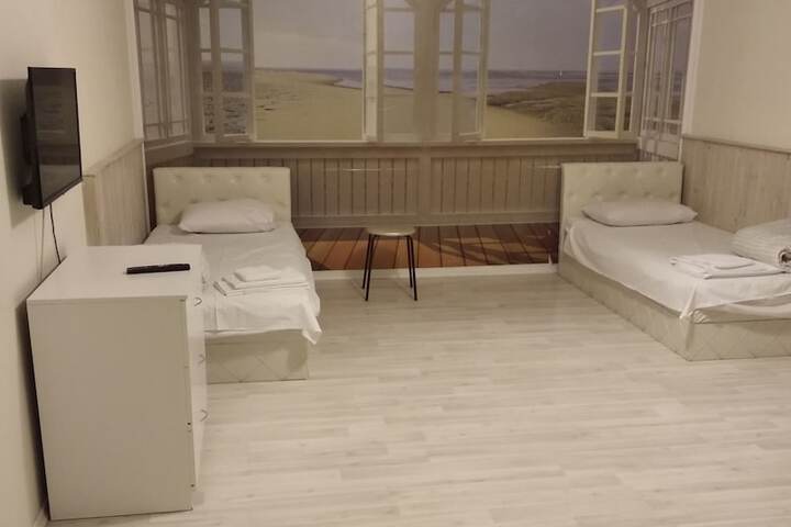Room 4 of 7