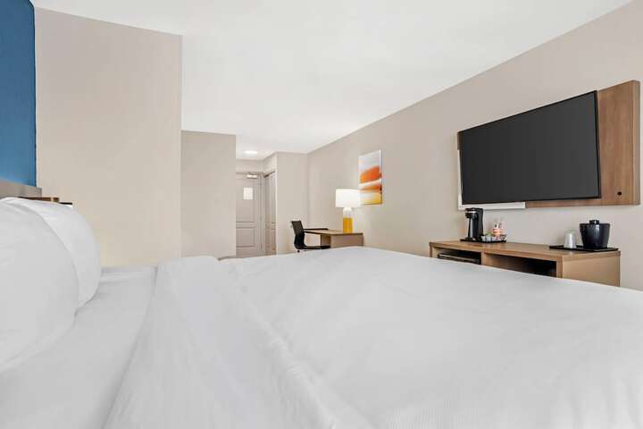 Room 48 of 74