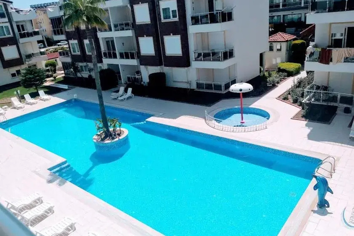 Pool 13 of 18