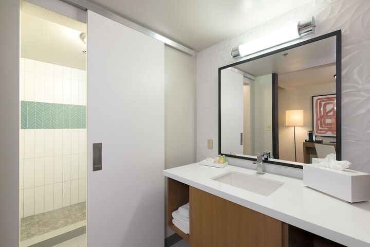 Bathroom sink