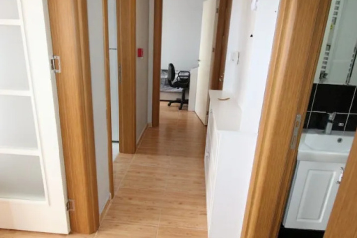 Room 13 of 16