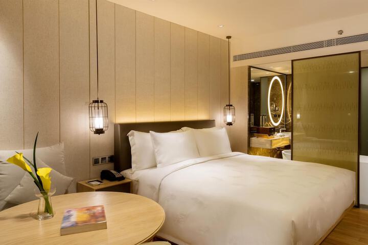 Room 19 of 180