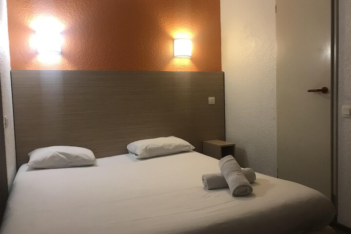 Room 14 of 64