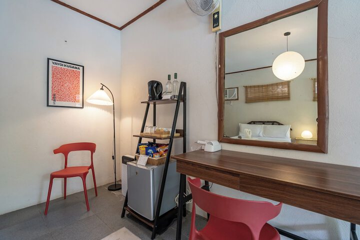 Room 42 of 121