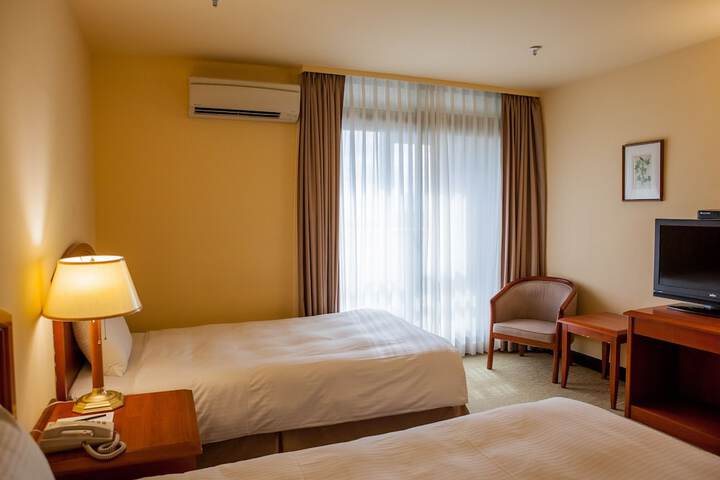 Room 121 of 203