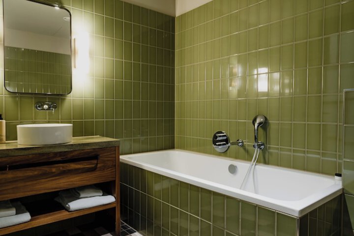 Room 173 of 264