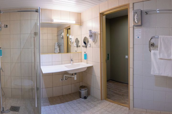 Room 16 of 31