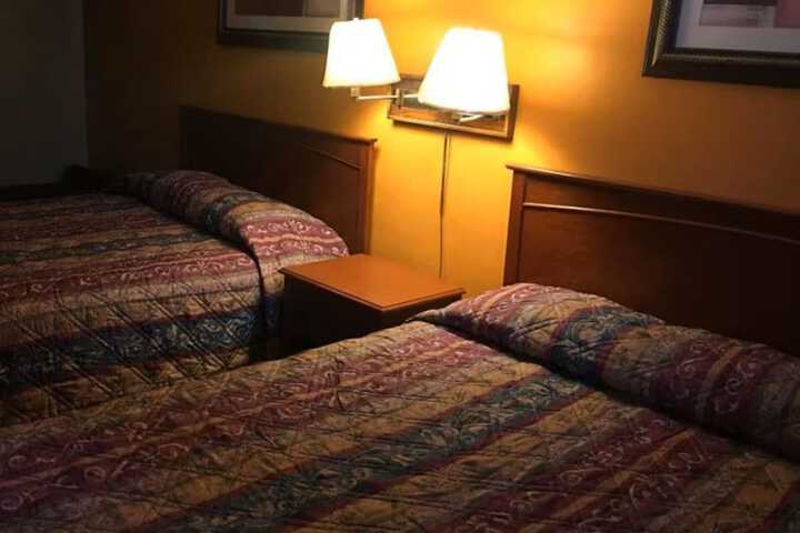 Room 8 of 12