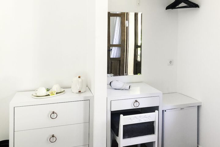 Room 5 of 90