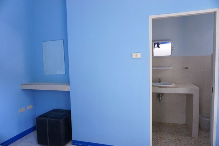 Room 16 of 42