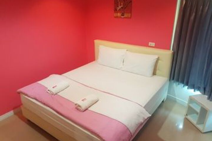 Room 13 of 34