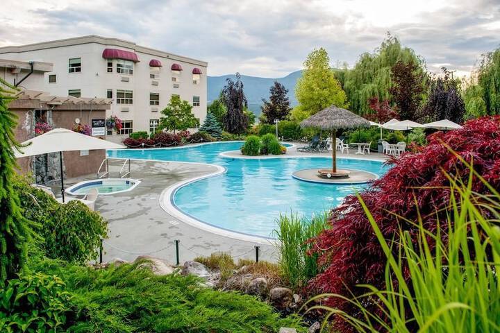 Hotel with Pool