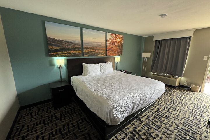 Room 8 of 23