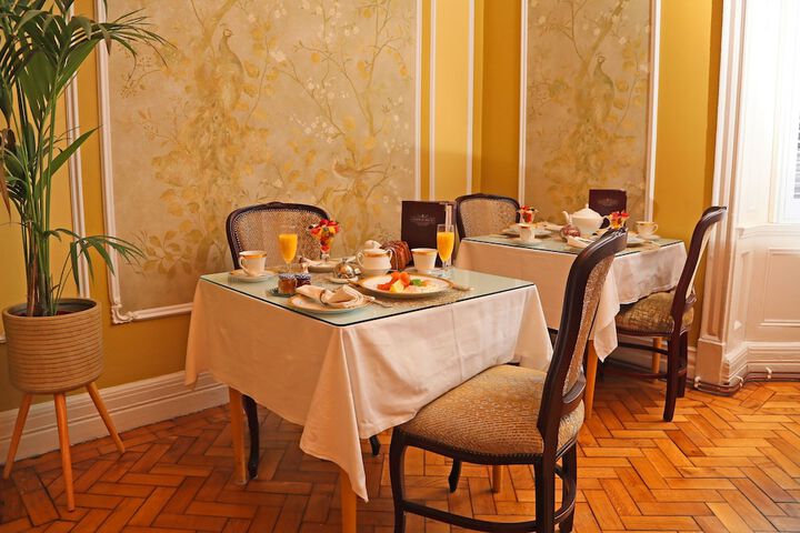 Dining 56 of 60