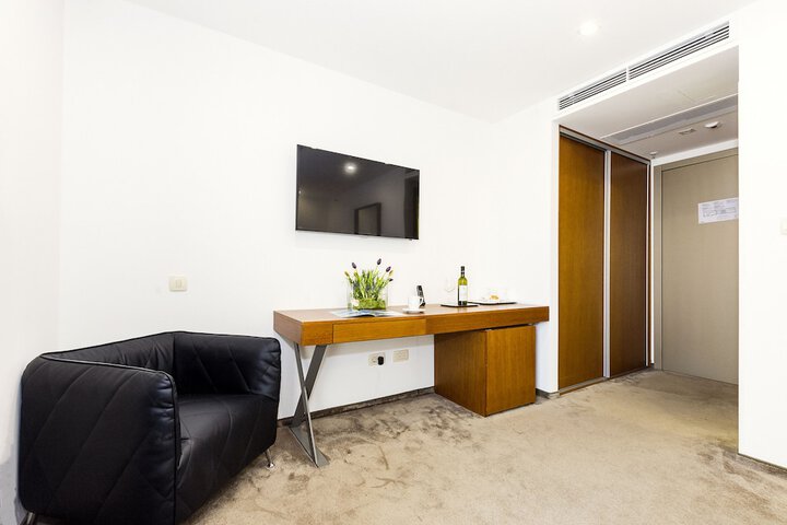 Room 5 of 86