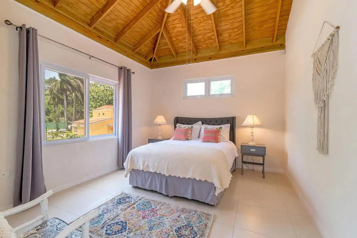 Image of New 3-bed on Hip Strip Beach access, Sleeps 8