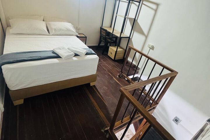 Room 3 of 49
