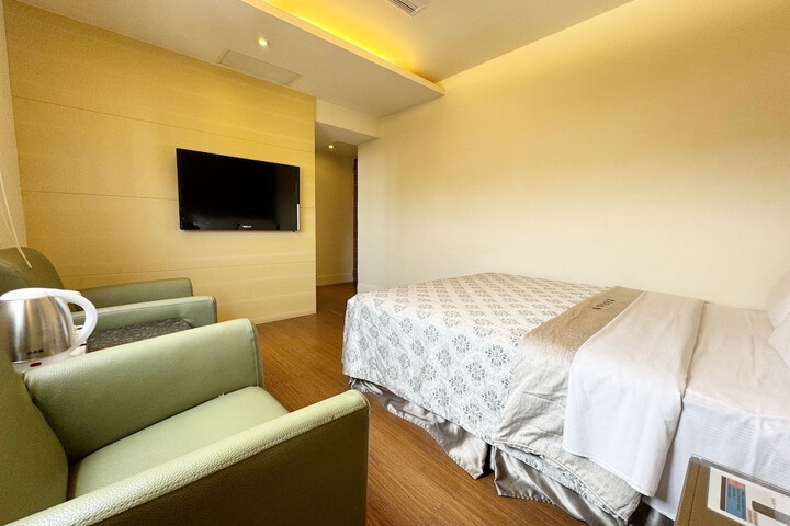 Room 64 of 160