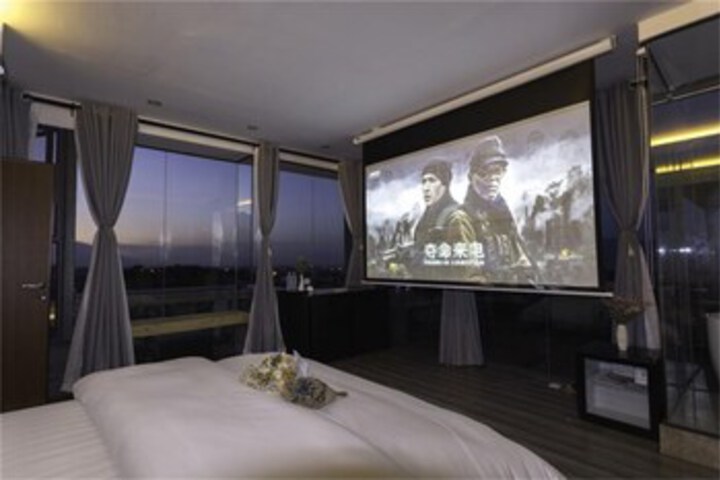 Room 8 of 45