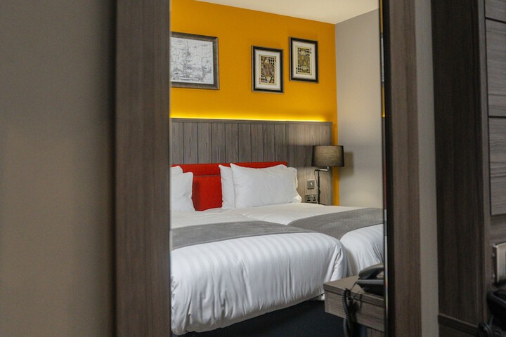 Room 14 of 30