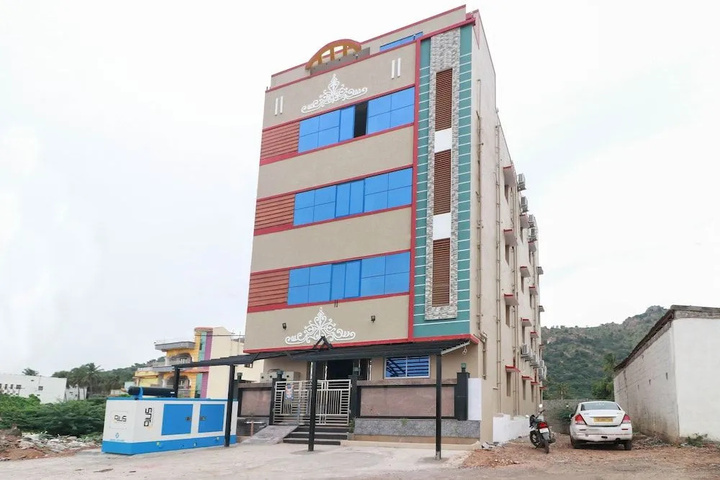 SPOT ON 49005 Nandhini Residency