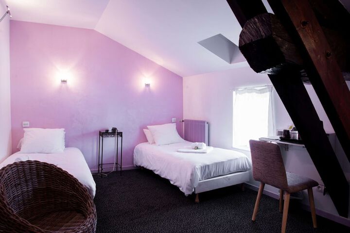 Room 9 of 46