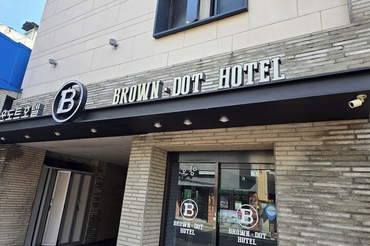 Hotel 27 of 28
