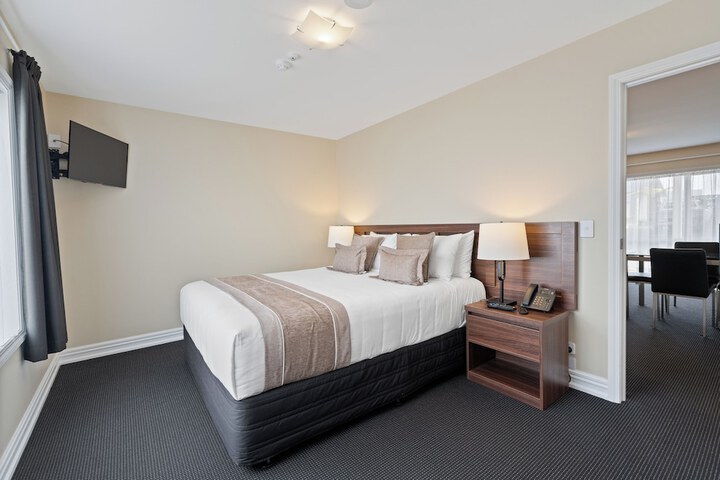 Room 38 of 104