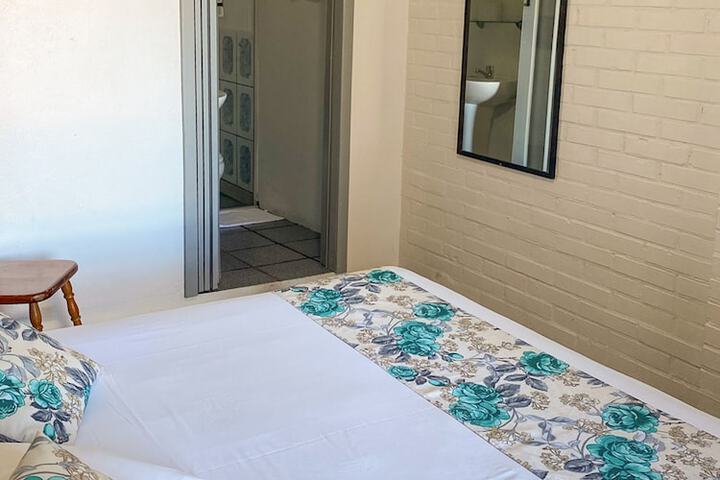 Room 12 of 63