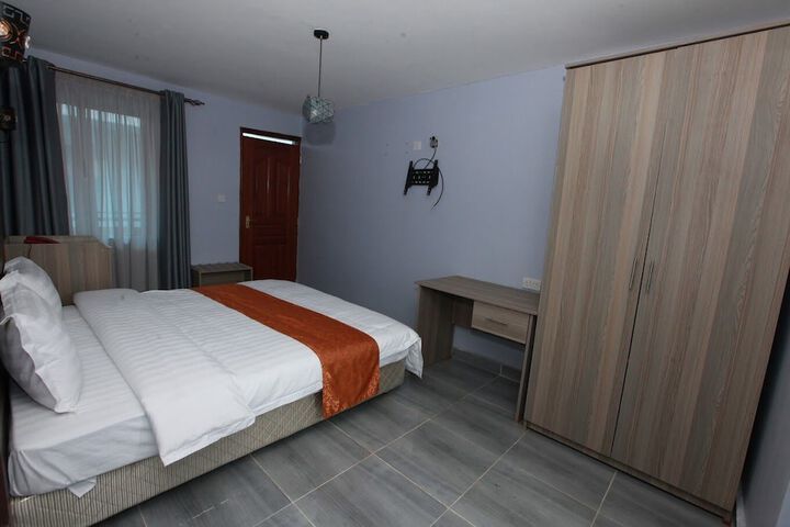 Room 4 of 55