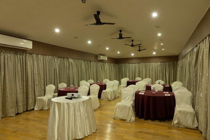 Ballroom/Hall 49 of 58