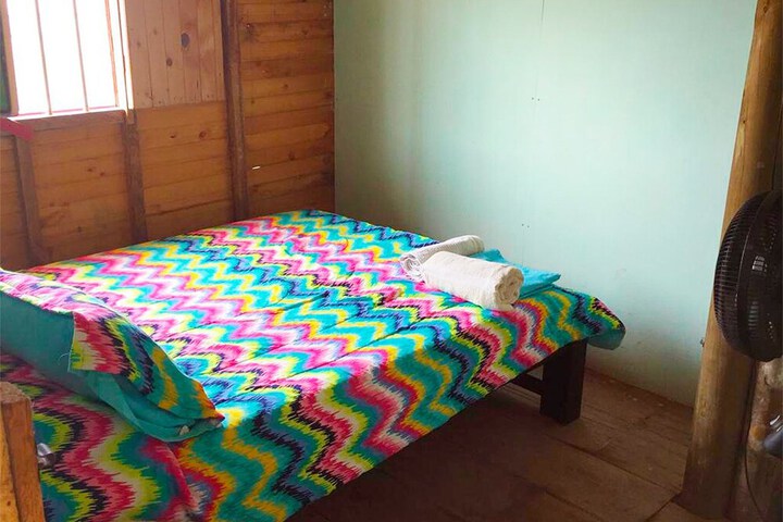 Room 4 of 28