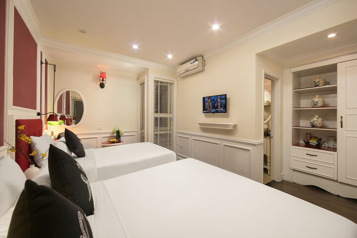 Room 13 of 48