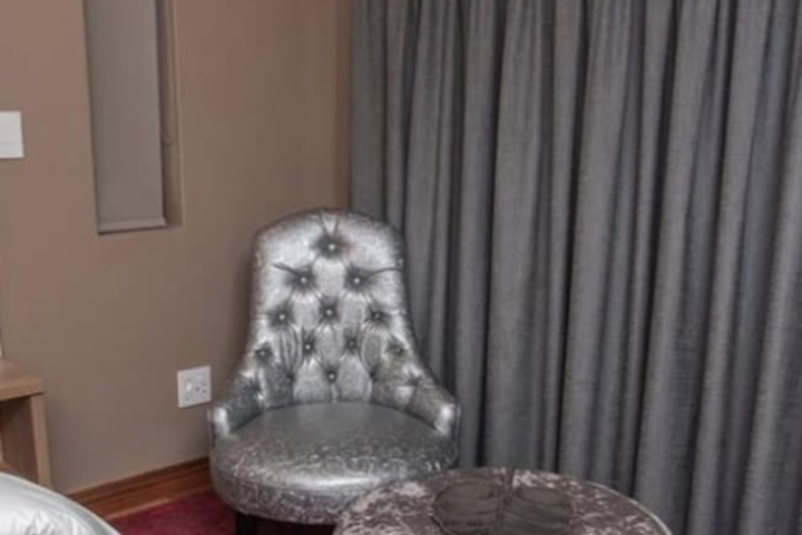 Room 6 of 31