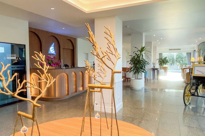 Hotel Interior 6 of 40