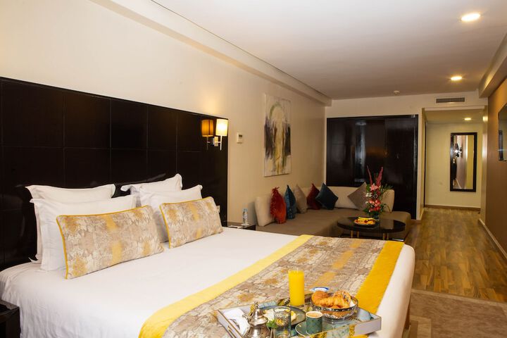 Room 27 of 60