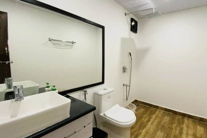 Room 19 of 25