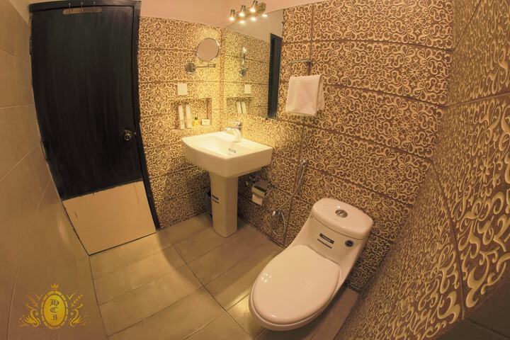 Room 34 of 49